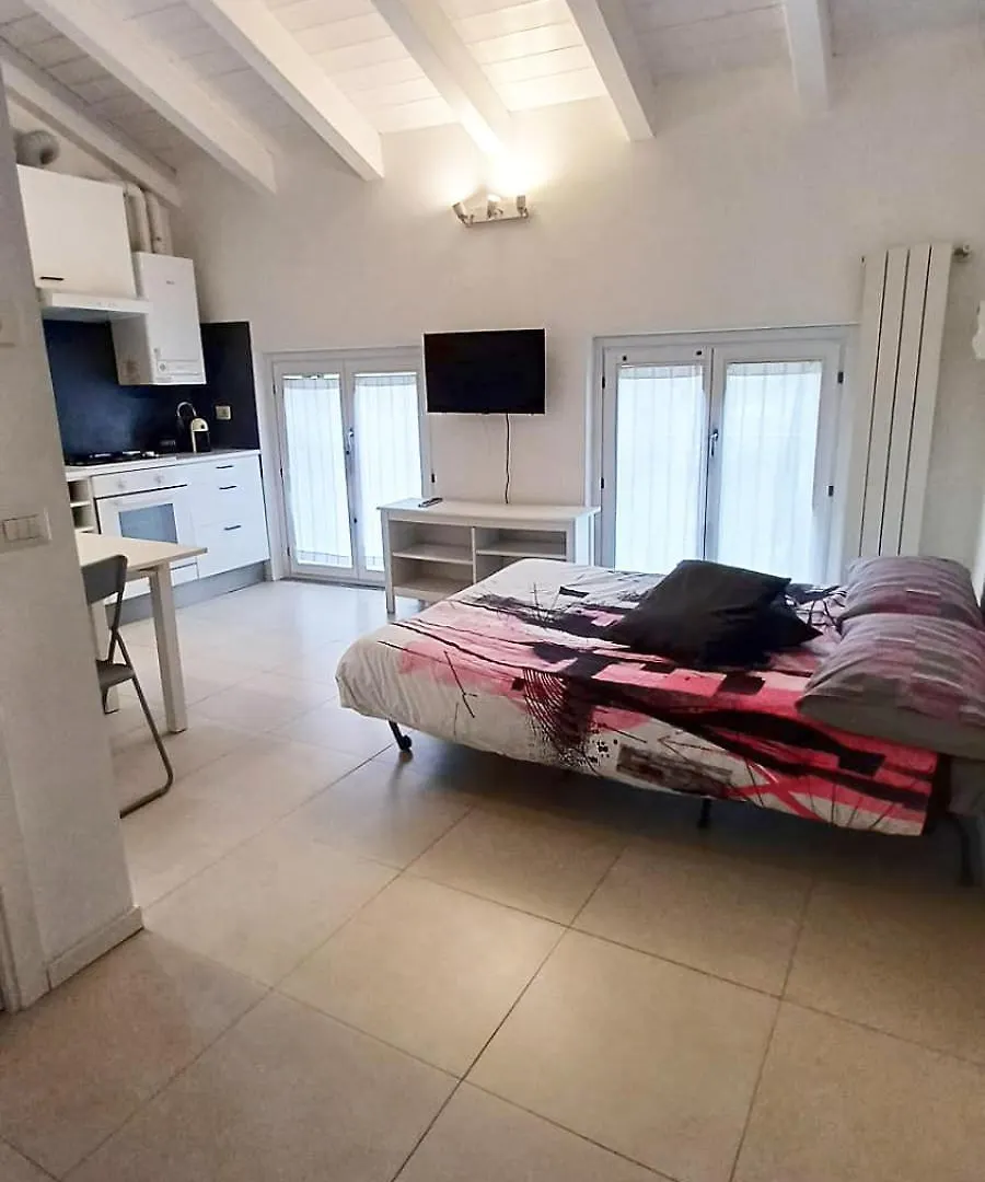 Roma 17 Apartment Cassina de' Pecchi Italy